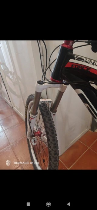 Bicicleta de Montaña GT Doble Suspensión