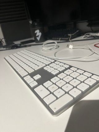 Apple Keyboard con Keypad numérico-Ñ MODELO A1243
