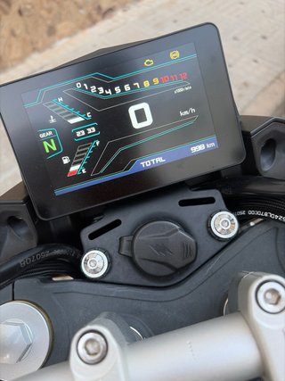 QJ Motor SRK 125 Naked Negra y Verde