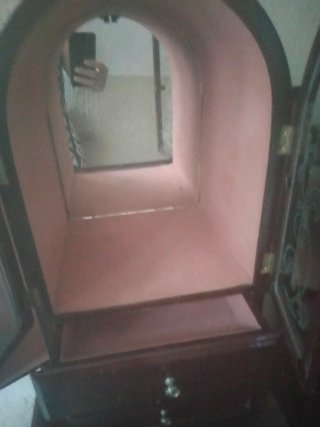 Mueble joyero antiguo de madera y cristal