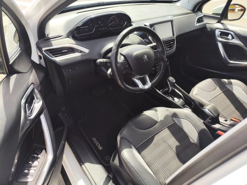 Peugeot 2008 1.2 Pure Tech S&S Allure EAT6 (2016) 2016, foto 18