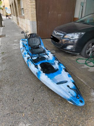 Kayak de pesca a pedales