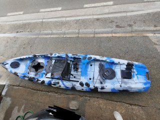 Kayak de pesca a pedales