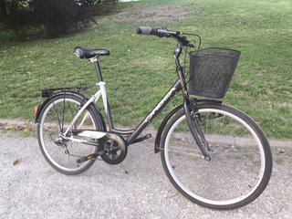 Bicicleta Orbea Paseo Negra y Blanca