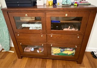 Mesa y mueble de comedor de madera maciza