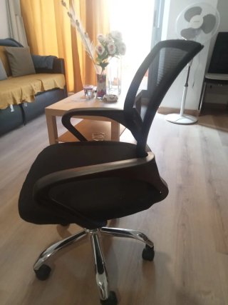 Silla de escritorio ergonómica negra