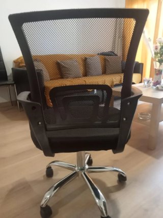 Silla de escritorio ergonómica negra