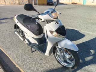 Honda SH 125 Scooter Blanca