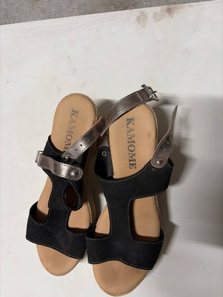 Sandalias KAMOME mujer negras y doradas
