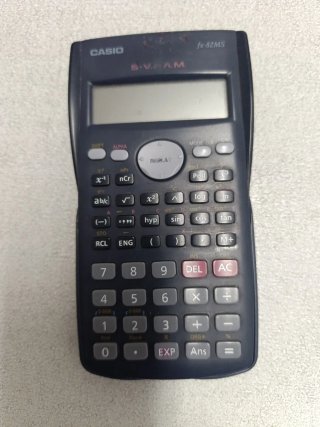 Calculadora Científica Casio fx-82MS