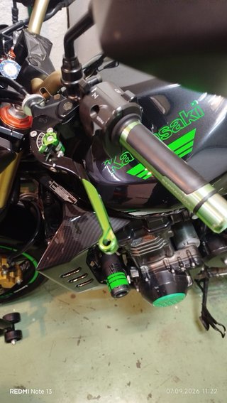 Kawasaki Z1000 Negra