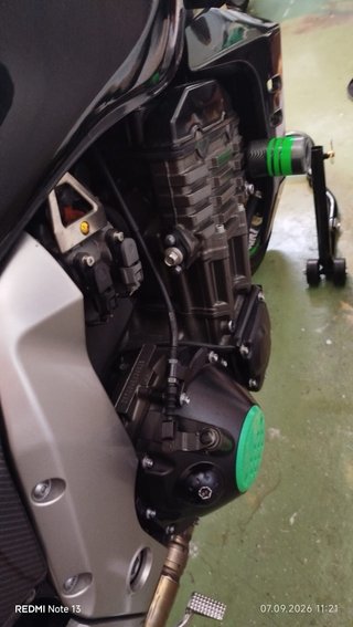Kawasaki Z1000 Negra