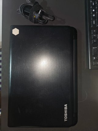 Portátil Toshiba i3 Negro