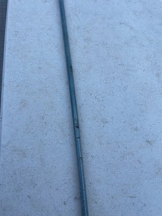 Varilla Roscada Metal hay de 20 a 30 cada una 4 €