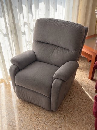 Sillón reclinable eléctrico gris