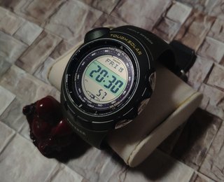 Reloj Casio Pro Trek Tough Solar Triple Sensor
