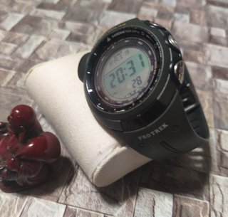 Reloj Casio Pro Trek Tough Solar Triple Sensor