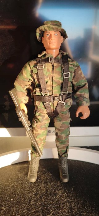 FIGURA BRIGADA PARACAIDISTA