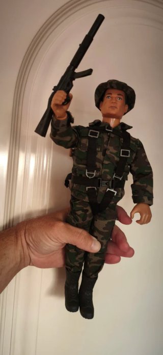 FIGURA BRIGADA PARACAIDISTA