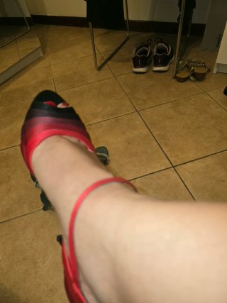 Sandali eleganti tacco alto rossi neri