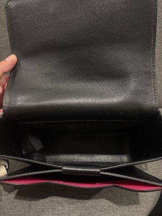 Bandolera Tous negra y fucsia