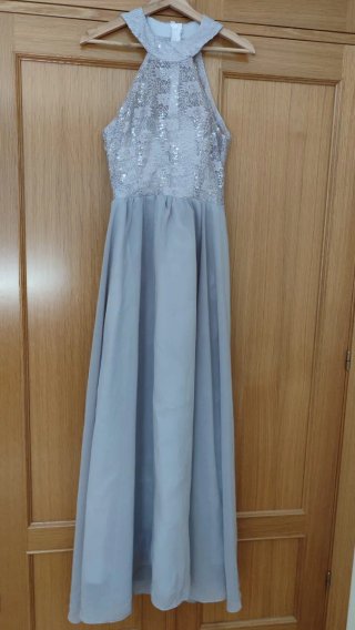 Vestido plateado lentejuelas y tul