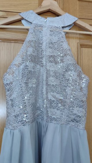 Vestido plateado lentejuelas y tul