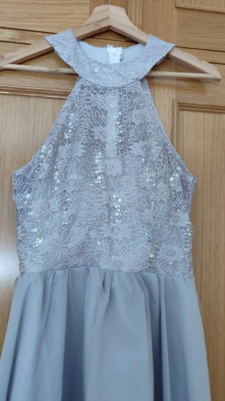 Vestido plateado lentejuelas y tul