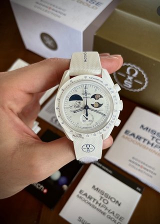 SwatchxOmega Mission to Earthphase Moonshine Gold