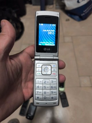 Lote 7 teléfonos móviles LG, Motorola, Samsung