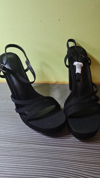 Zapatos de tacón negros talla 37