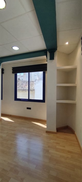 Se alquila oficina centro pueblo