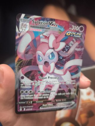 Carta Pokémon Sylveon Vmax 075/203