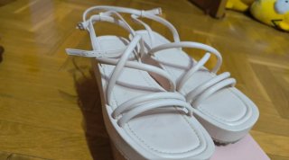 Sandalias Stradivarius Beige Planas