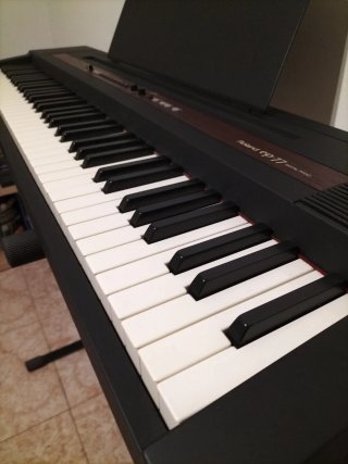 Roland EP-77 Piano Digital