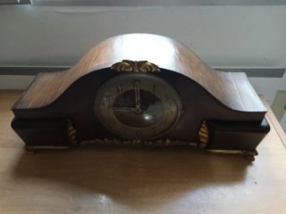 2 Relojes de Mesa antiguos deMadera