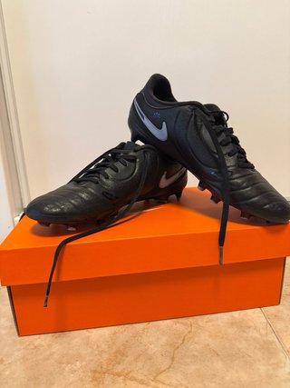 Scarpe da calcio Nike nere e argentate