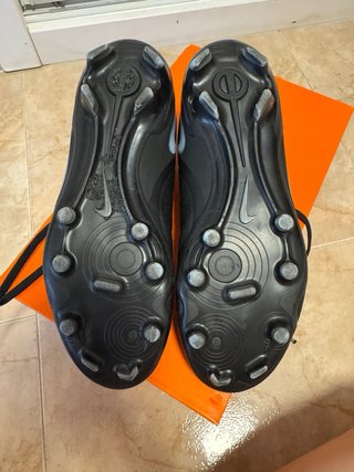Scarpe da calcio Nike nere e argentate