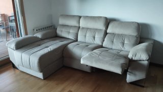 Sofá Chaiselongue color arena reclinable