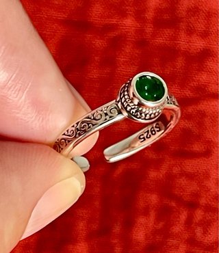 Anello in Argento 925 con Pietra Verde Regolabile