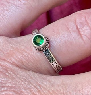 Anello in Argento 925 con Pietra Verde Regolabile
