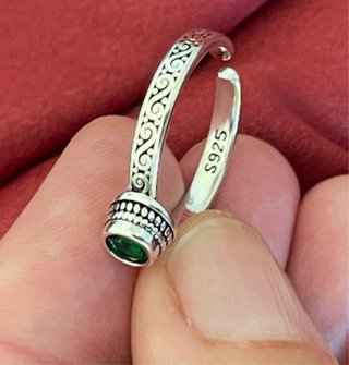 Anello in Argento 925 con Pietra Verde Regolabile