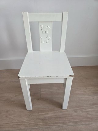 Mesa infantil IKEA y silla infantil modelo KRITTER