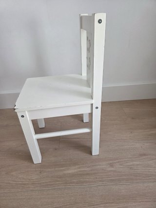 Mesa infantil IKEA y silla infantil modelo KRITTER