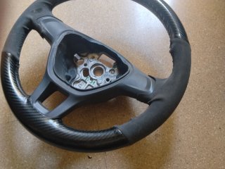 Volante Volkswagen funda Carbono y Alcántara