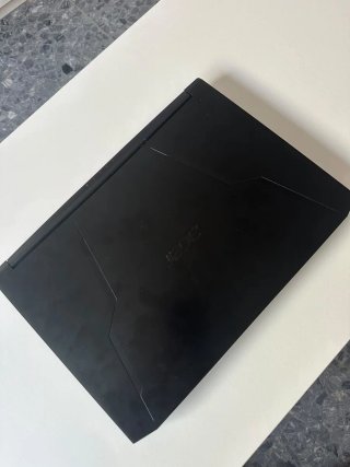 Portátil Acer Nitro 5 - No da imagen