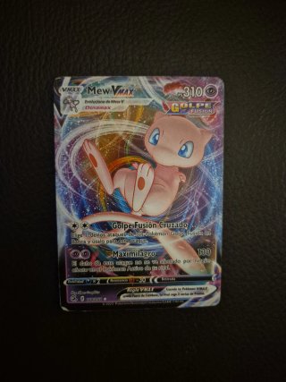Carta Pokémon Mew VMAX 310 Golpe Fusión
