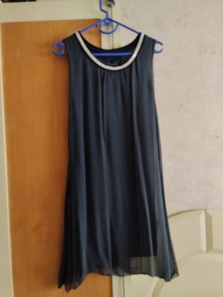 Vestido azul marino sin mangas