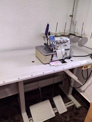 Máquina Overlock Brother Industrial