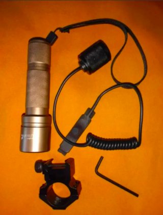 Linterna Táctica Ultrafire + Accesorios
